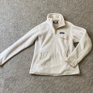 White patagonia fleece quarterzip